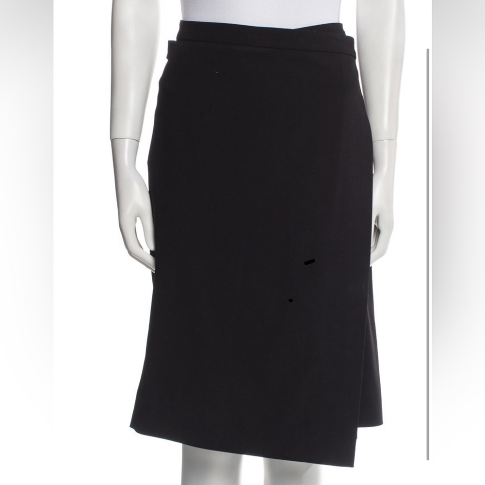 Michael Kors collection. Made in Italy virgin wool wrap
Skirt. Size 8.